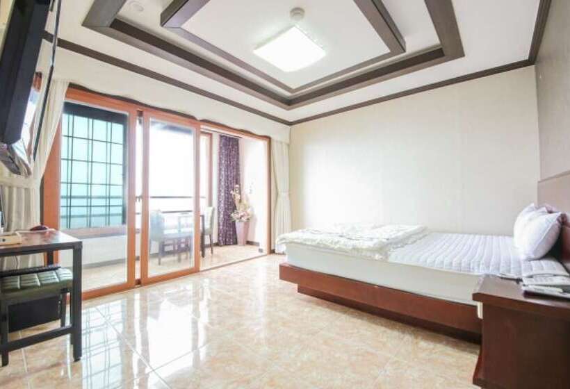 מוטל Namhae Castle