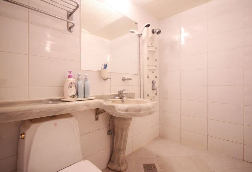 فندق على الطريق Namhae Mont Blanc Beach