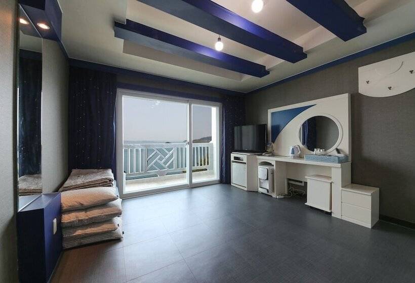 فندق على الطريق Namhae Mont Blanc Beach