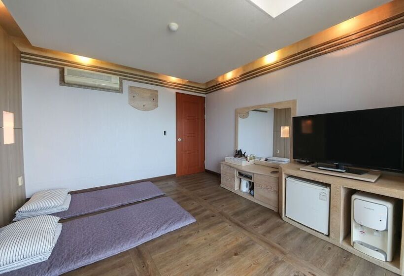 فندق على الطريق Namhae Mont Blanc Beach