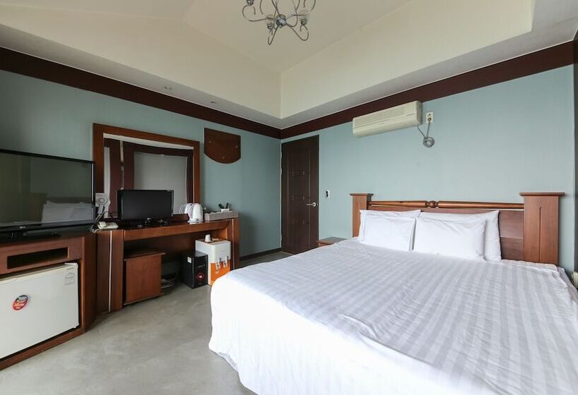 فندق على الطريق Namhae Mont Blanc Beach