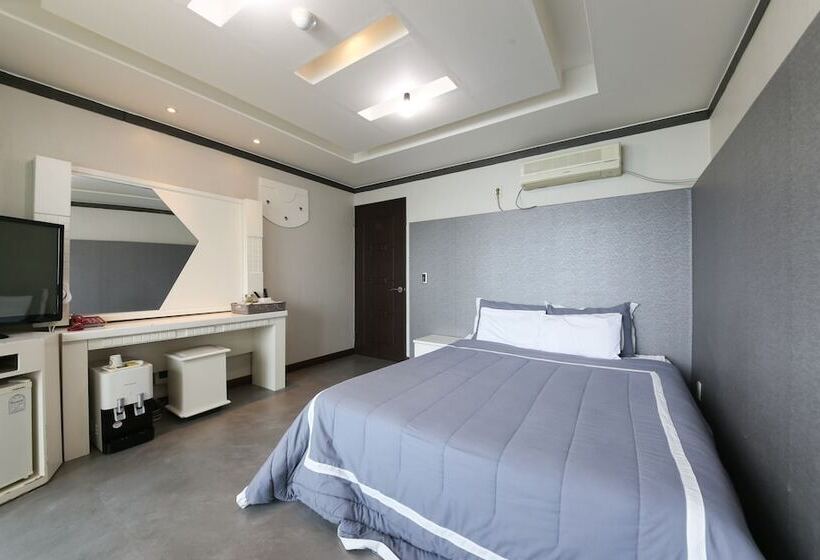 فندق على الطريق Namhae Mont Blanc Beach