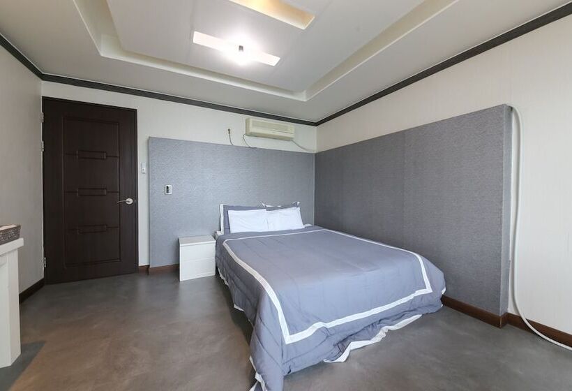 فندق على الطريق Namhae Mont Blanc Beach