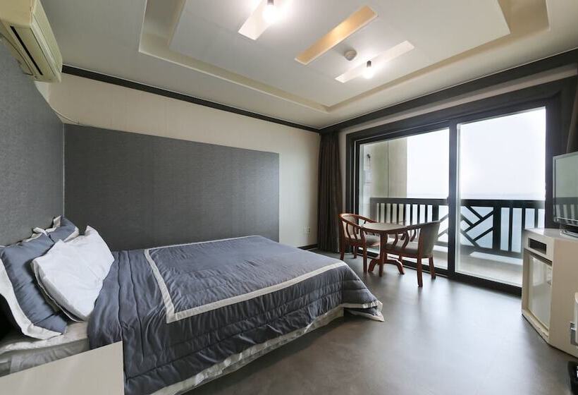 فندق على الطريق Namhae Mont Blanc Beach