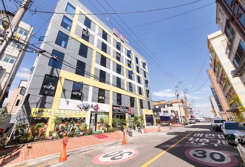 Motel Oido Red Lighthouse Tourist