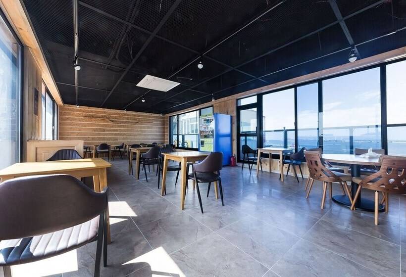 Motel Oido Red Lighthouse Tourist