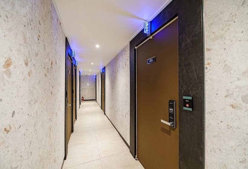 汽车旅馆  Osan Seven