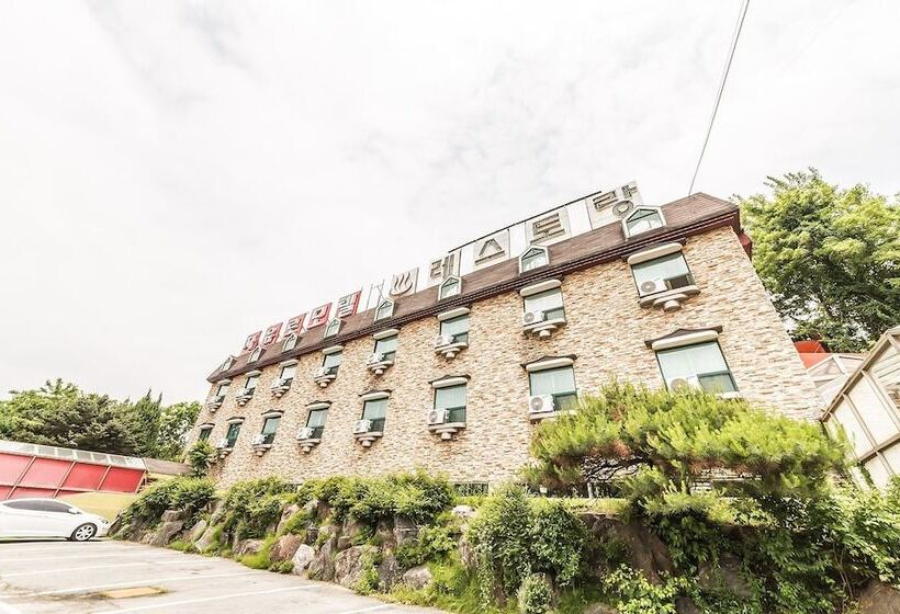 汽车旅馆  Paju Jayuro