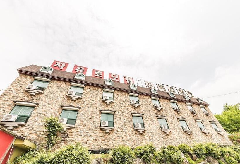 汽车旅馆  Paju Jayuro