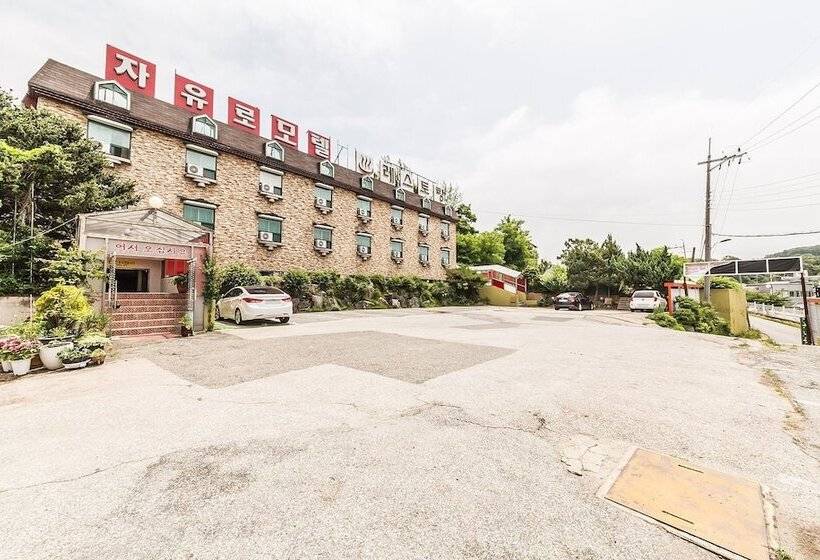 汽车旅馆  Paju Jayuro