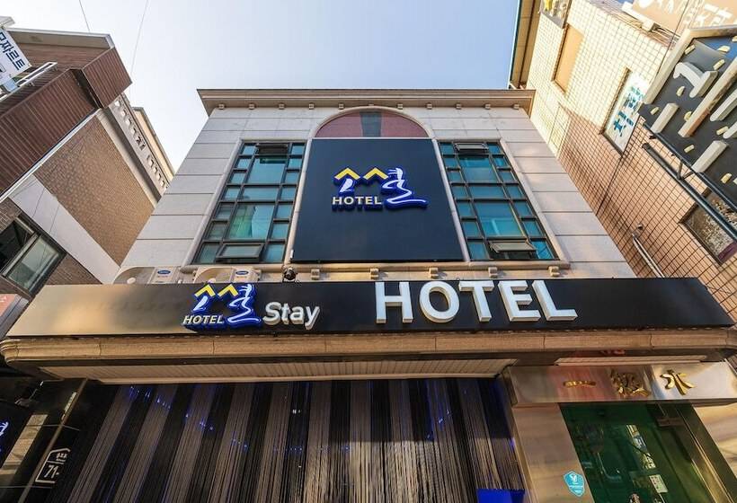 مُتل Pocheon Social