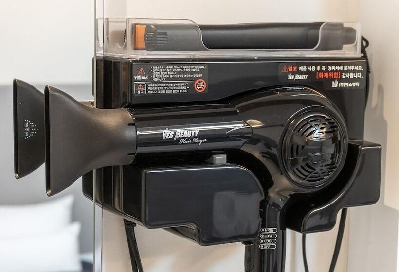 مُتل Pocheon Social