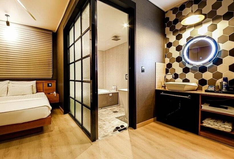 فندق على الطريق Sacheon  2in1