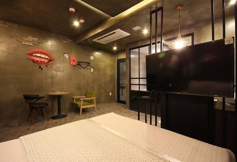 فندق على الطريق Sacheon  2in1