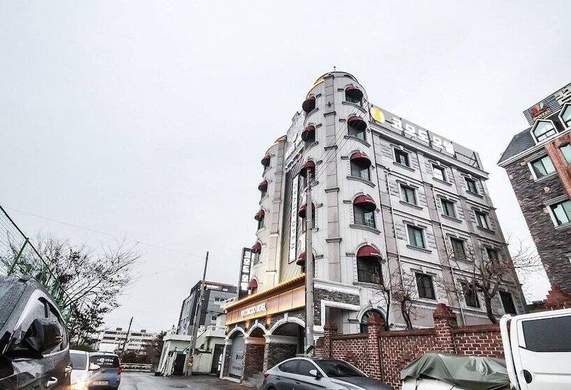 فندق على الطريق Sacheon Commodore