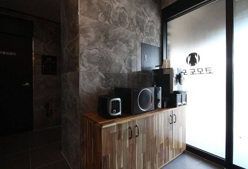 モーテル Sacheon Commodore