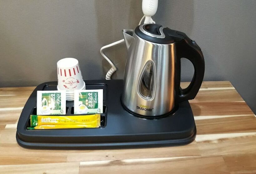 モーテル Sacheon Commodore