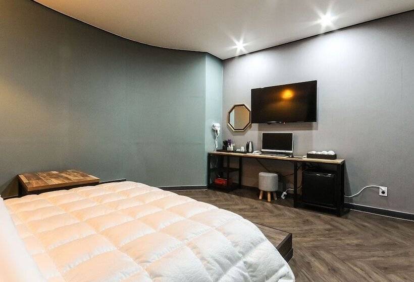 فندق على الطريق Sacheon Commodore