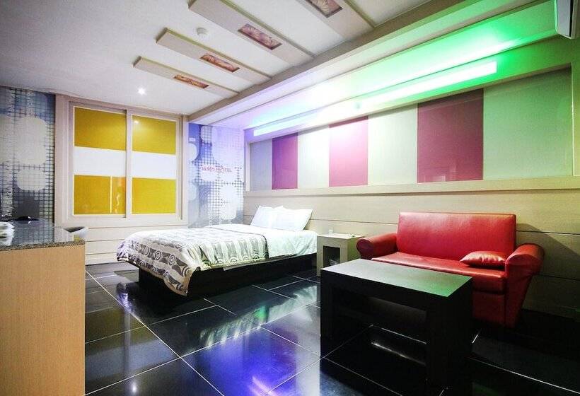 Motel Sacheon Lapis