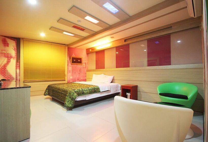 Motel Sacheon Lapis