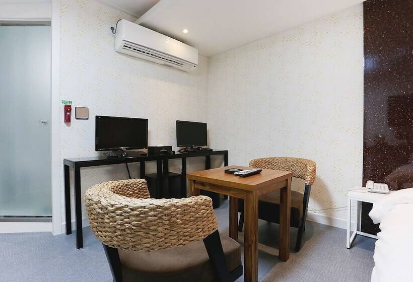 מוטל Sanbon Geureoni