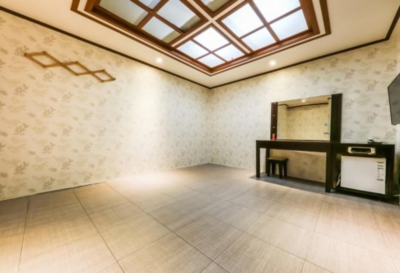 Мотель Seosan Daus