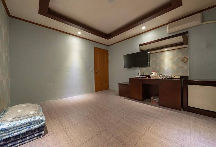 Мотель Seosan Daus