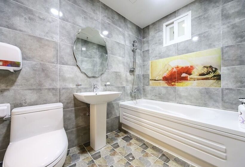 מוטל Seven Palgongsan Bombom