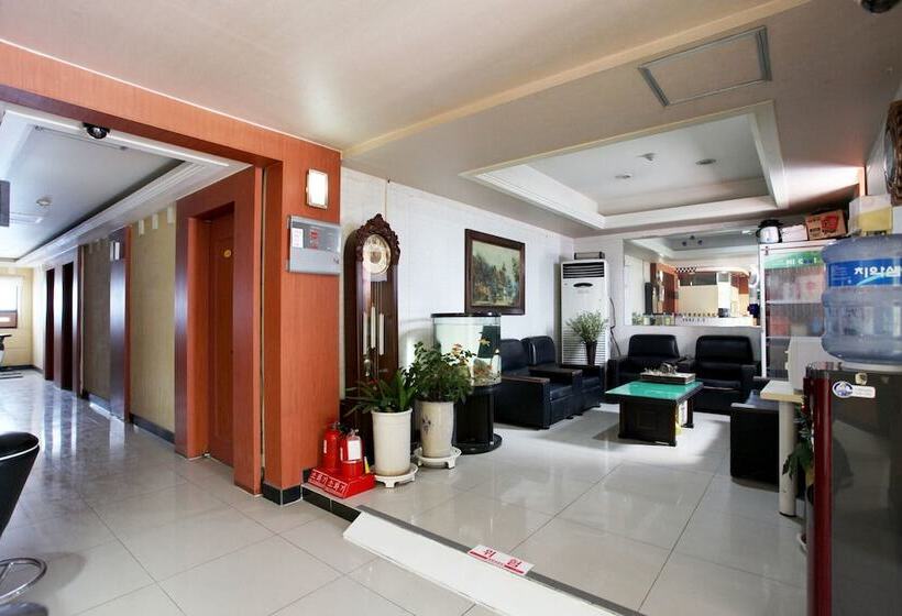 فندق على الطريق Sokcho Mirage