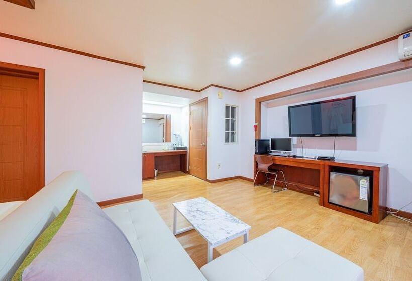 فندق على الطريق Sokcho Mirage