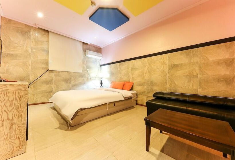 Motel Taean Incaui Jageun Maeul