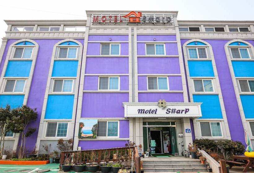 汽车旅馆  Taean Sharp