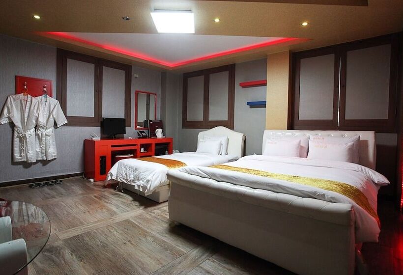 Motel Taebaek M