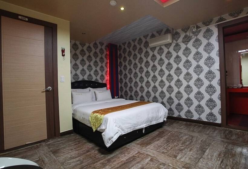 Motel Taebaek M