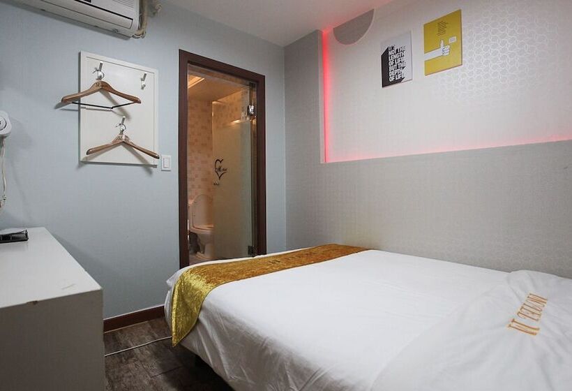 Motel Taebaek M