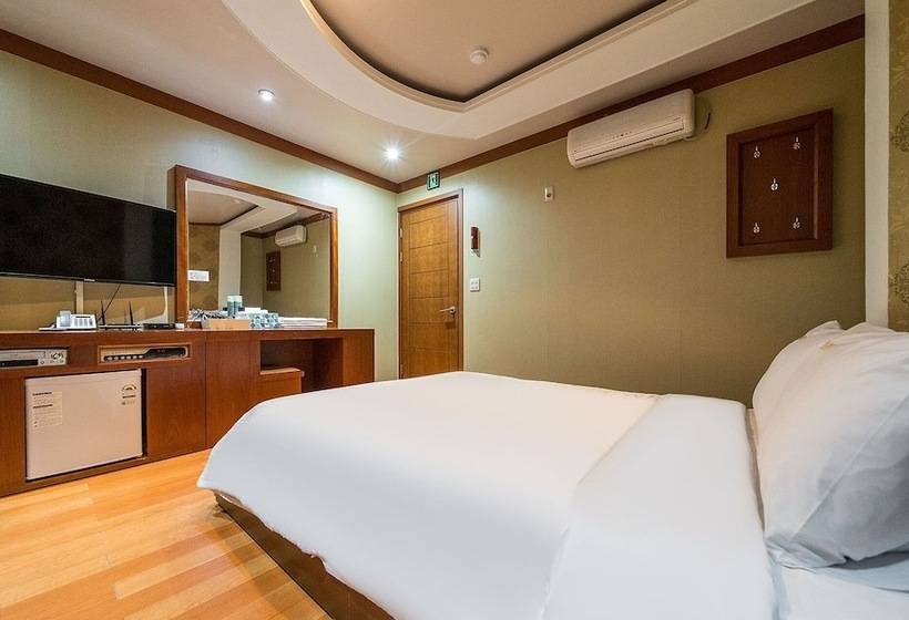 מוטל Taebaek Tourist