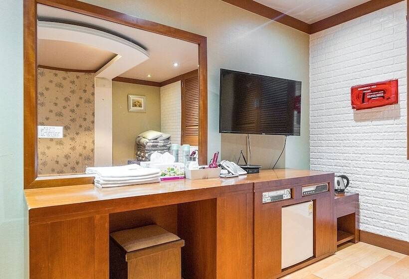 מוטל Taebaek Tourist