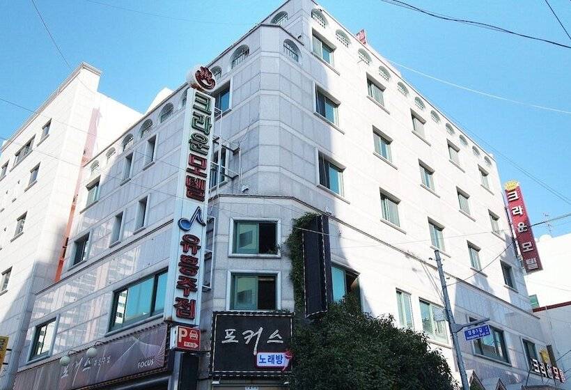 Motel Tongyeong Crown