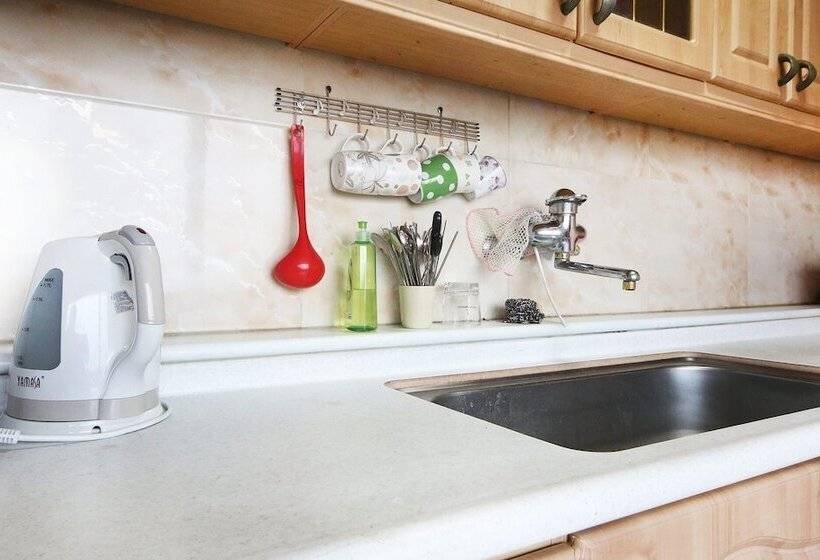 Motel Tongyeong Crown