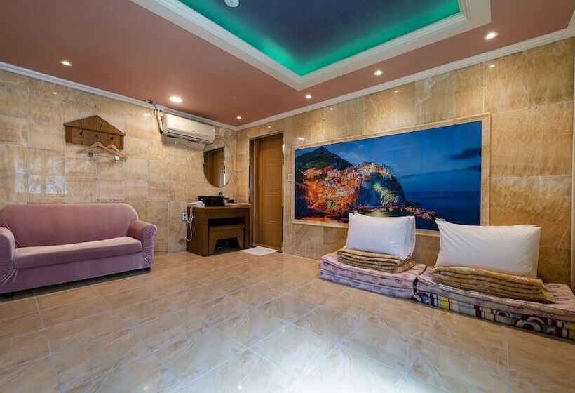 モーテル Tongyeong Hotel Opera