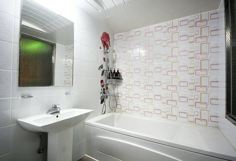 Motel Tongyeong W