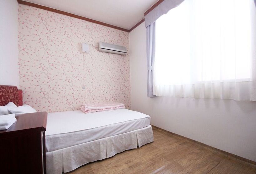 מוטל Uiseong Tapsan Spa