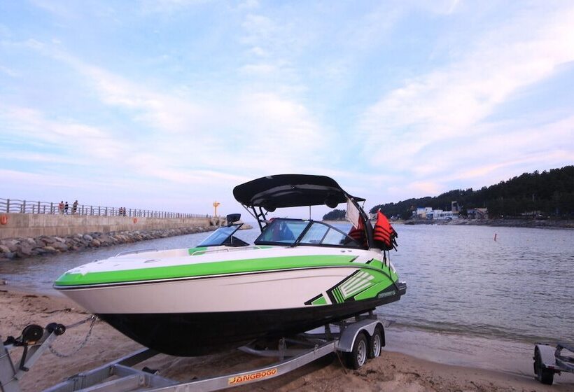 מוטל Uljin Woojin Park