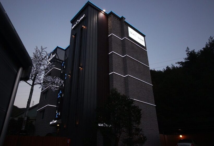 מוטל Yangsan Deokgye Seastar