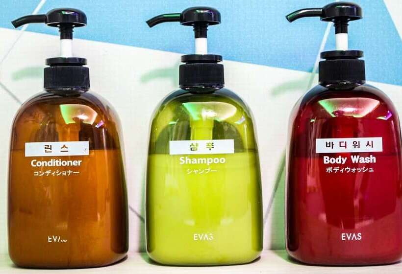 Motel Parasol Scale B