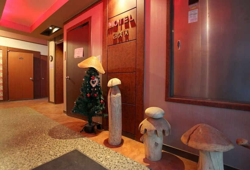 汽车旅馆  Yeongwol Gimsatgat