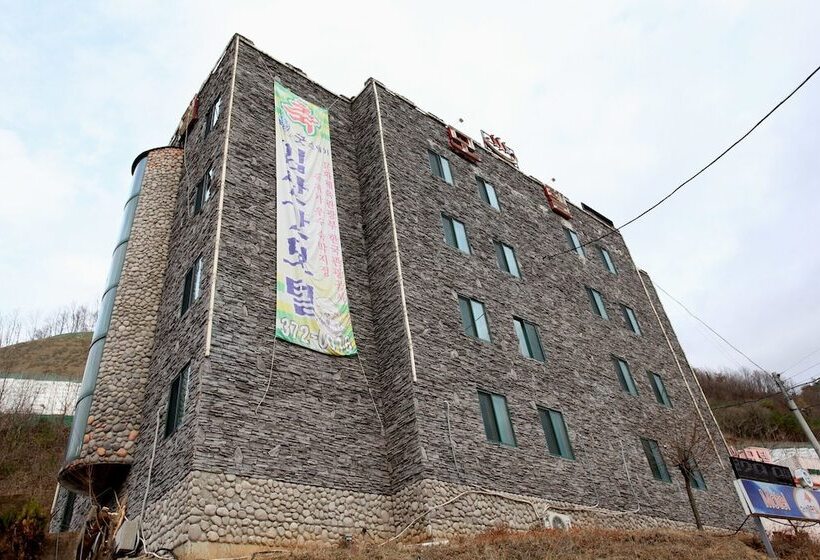 汽车旅馆  Yeongwol Gimsatgat