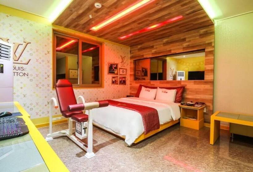 Muan Namak King Self Checkin Motel