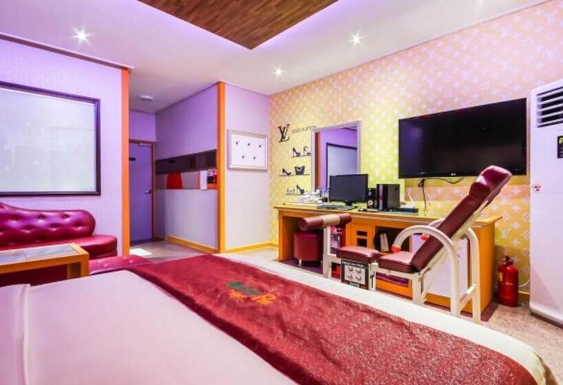 Muan Namak King Self Checkin Motel