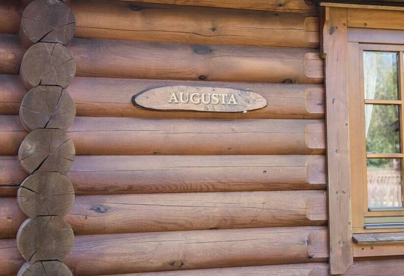 Oak Lodge With Hot Tub, Kingfishers